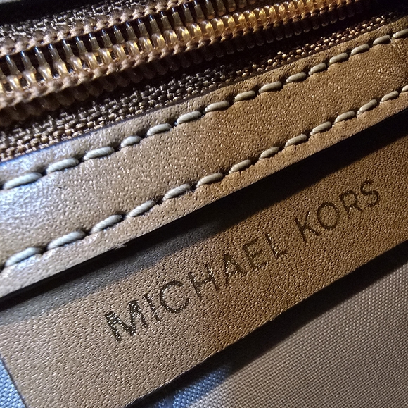 Michael Kors Mercer Large Canvas Leather Concertible Tote Navy Cream Tan - Picture 12 of 16